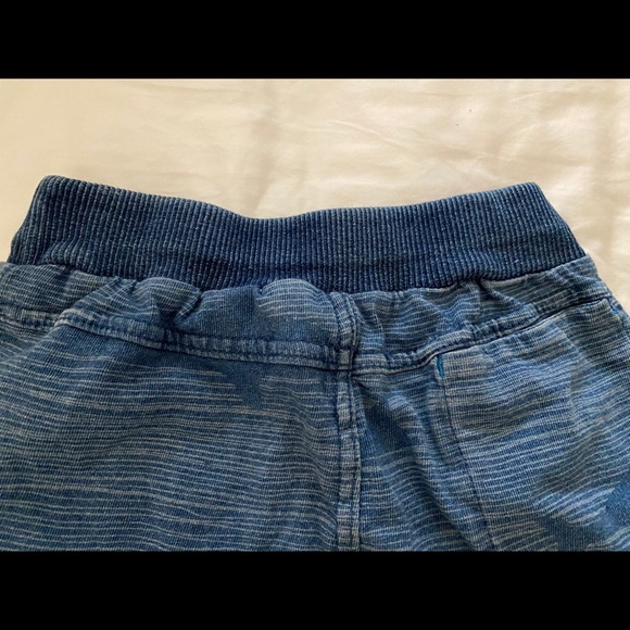 Bit’z kids blue shark print shorts sz 2/3 - Picture 9 of 12